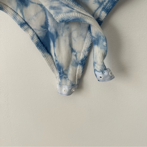 Missguided Blue and White Tie-Dye Bodysuit - Picture 7 of 7